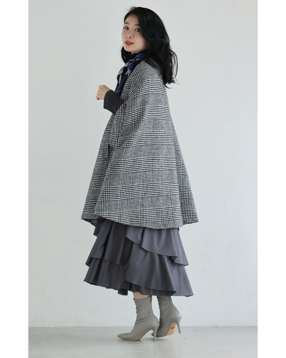 重なるフレア揺らめくミディアムワンピース