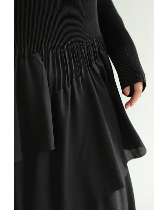 【予約商品】重なるフレア揺らめくミディアムワンピース