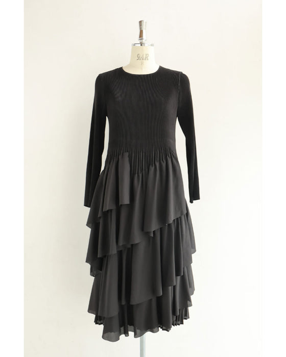 【予約商品】重なるフレア揺らめくミディアムワンピース
