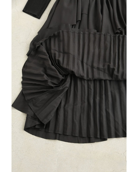 【予約商品】重なるフレア揺らめくミディアムワンピース