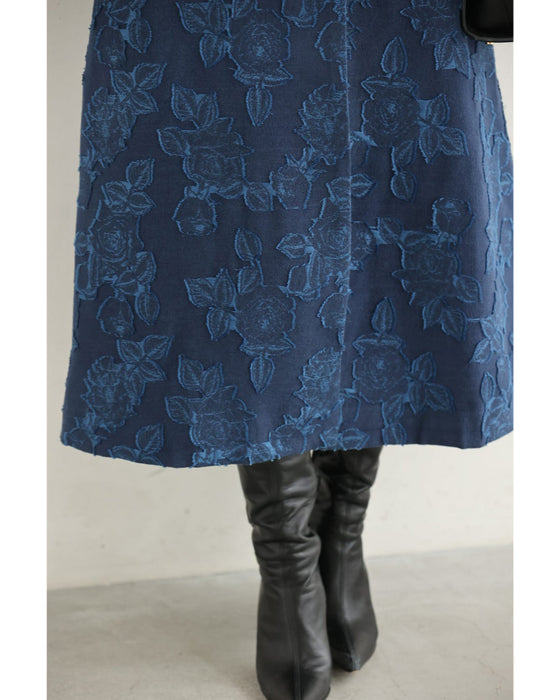 ブルーローズのジャガードロングコート（ベルト付き）