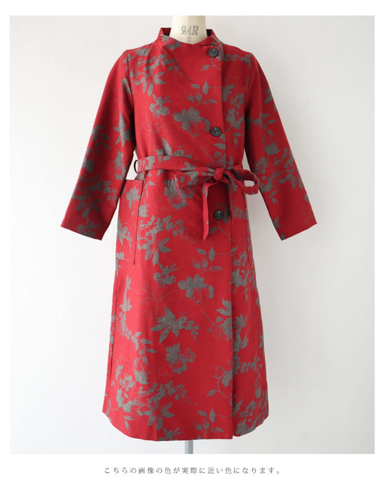 葉っぱのシルエット浮かぶ映える赤のロングコート(リボンベルト付)