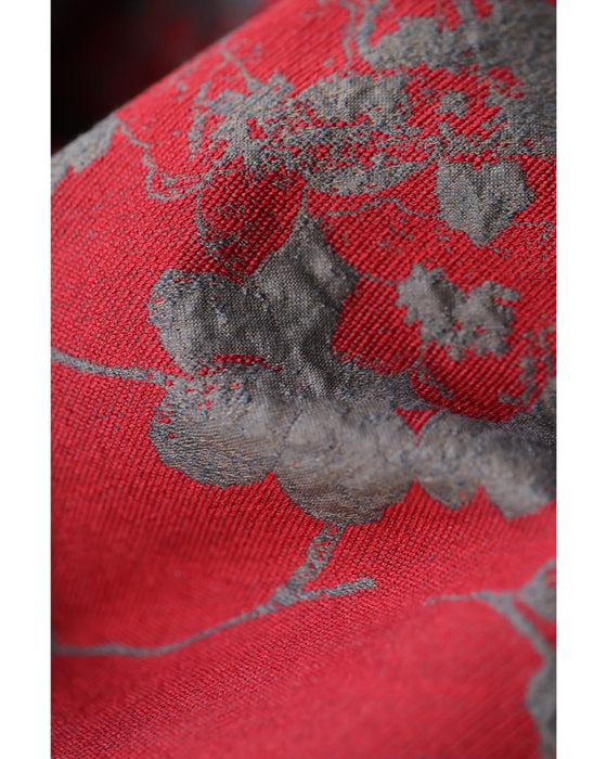 葉っぱのシルエット浮かぶ映える赤のロングコート(リボンベルト付)