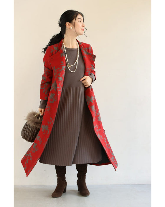 葉っぱのシルエット浮かぶ映える赤のロングコート(リボンベルト付)