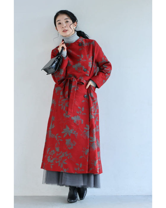 葉っぱのシルエット浮かぶ映える赤のロングコート(リボンベルト付)