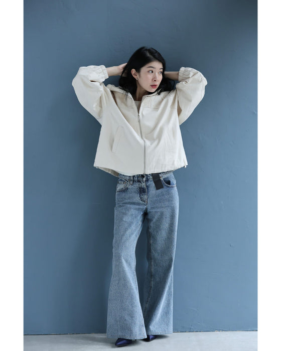 線画の花が浮かぶフード付きブルゾン