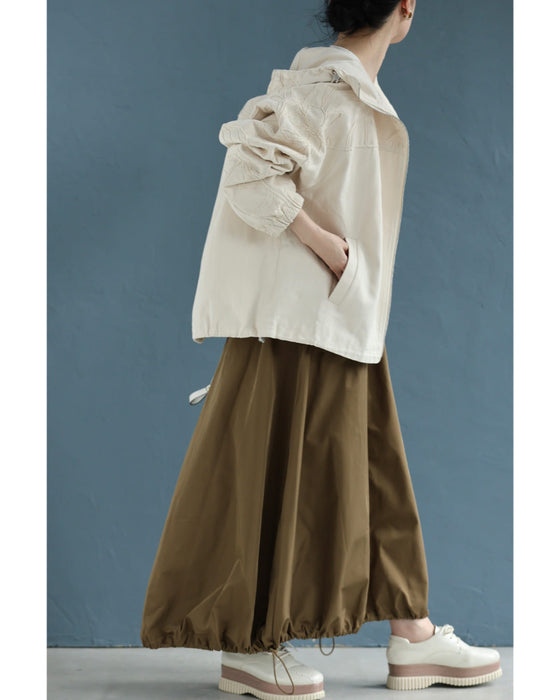 線画の花が浮かぶフード付きブルゾン