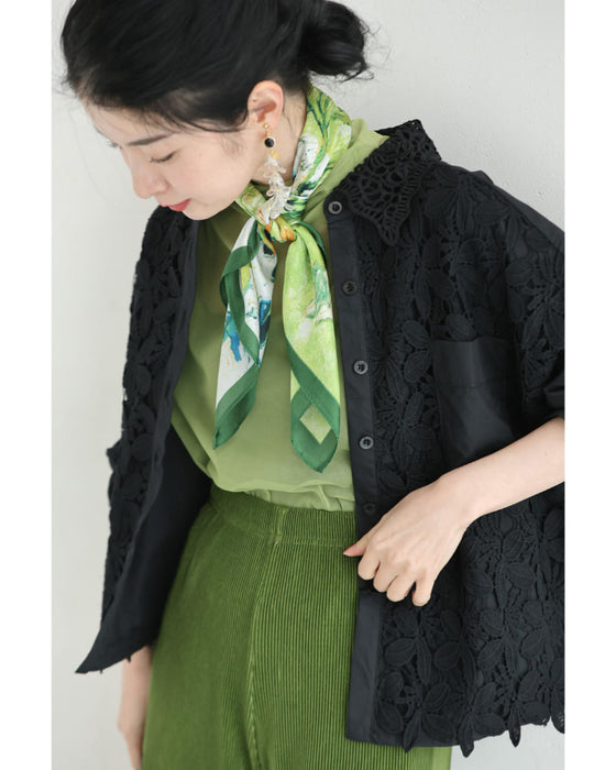 裾が絞れるリーフレースシャツトップス
