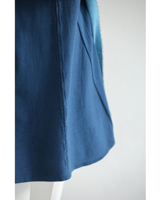 浮かびあがる装飾柄Aラインニットチュニック