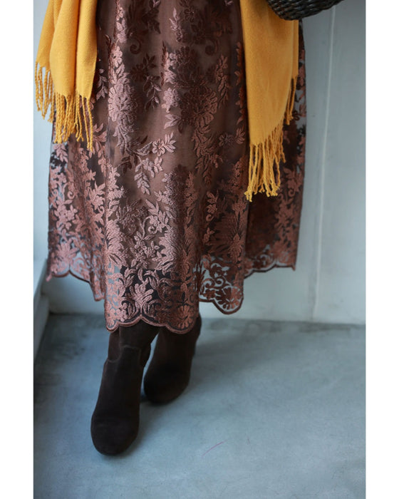 艶めく刺繍ベール重なるニットミディアムワンピース