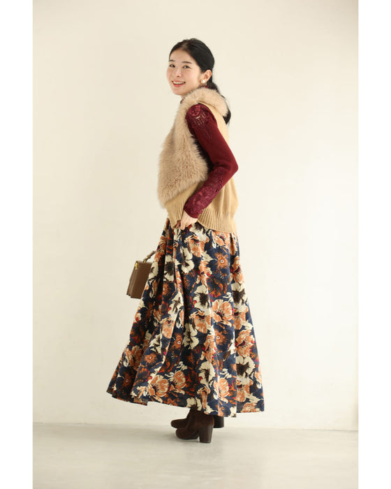 季節を彩る花のロングスカート