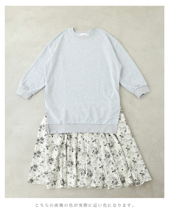 裾に広がる花柄の重ね着風スウェットロングワンピース