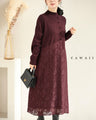 深まるボルドーのレース合わせニットミディアムワンピース