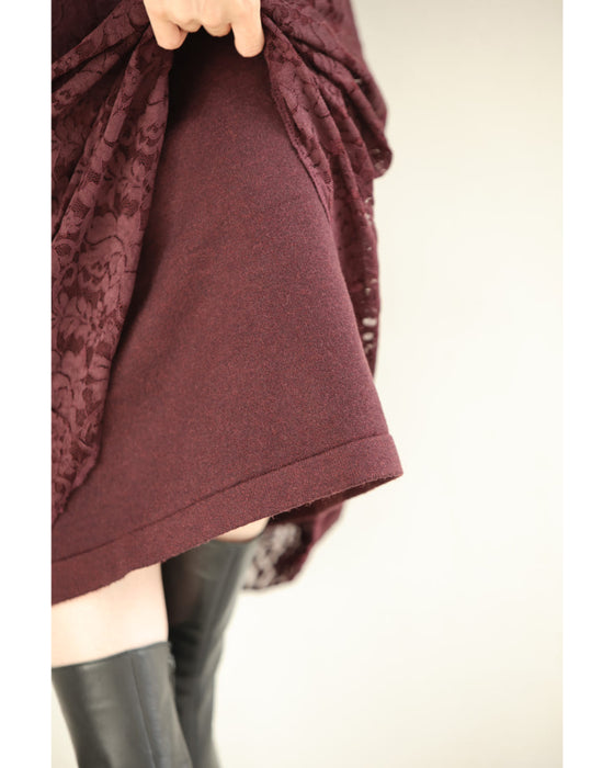深まるボルドーのレース合わせニットミディアムワンピース