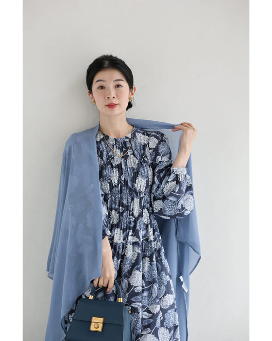 胸元シャーリングの紫陽花柄ロングワンピース