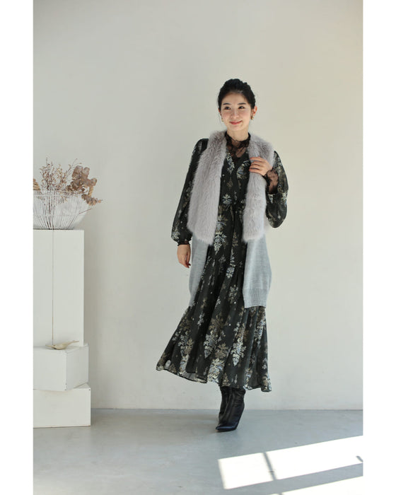 降り注ぐエレガントな華装飾ミディアムワンピース