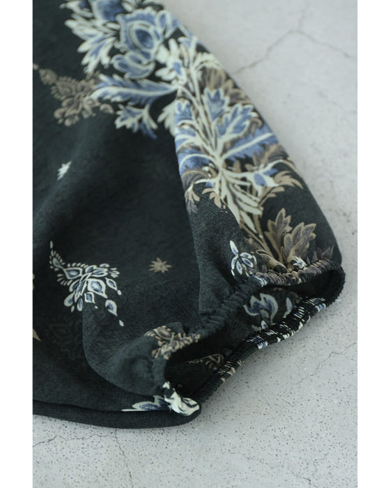 降り注ぐエレガントな華装飾ミディアムワンピース