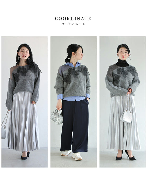 ぐるりと囲む黒花レースのニットプルオーバートップス