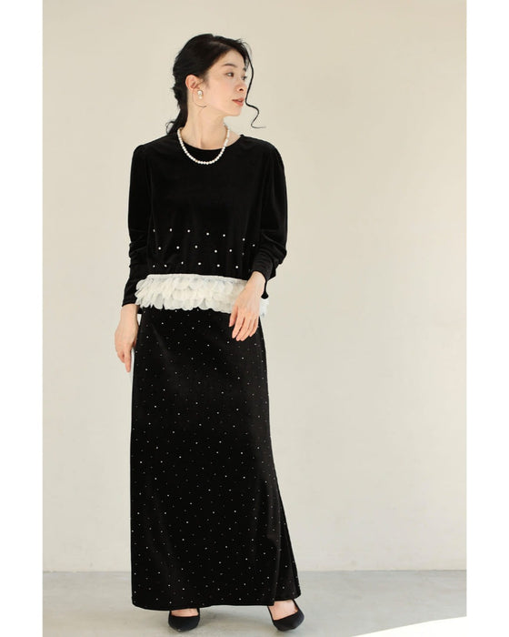 裾に広がるサークルフリルのベロア調ビジュープルオーバートップス