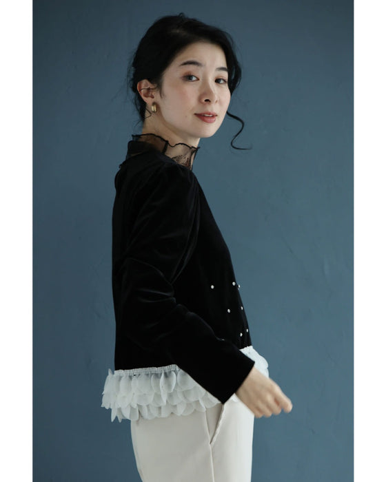 裾に広がるサークルフリルのベロア調ビジュープルオーバートップス