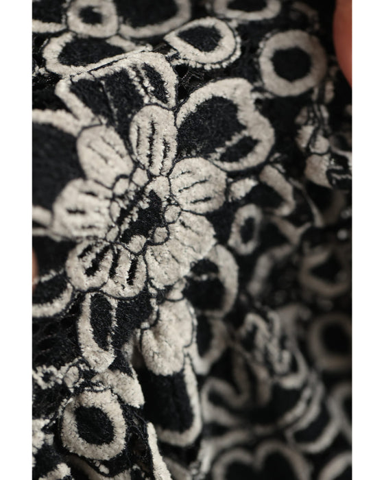 たっぷり広がる起毛花レースロングスカート