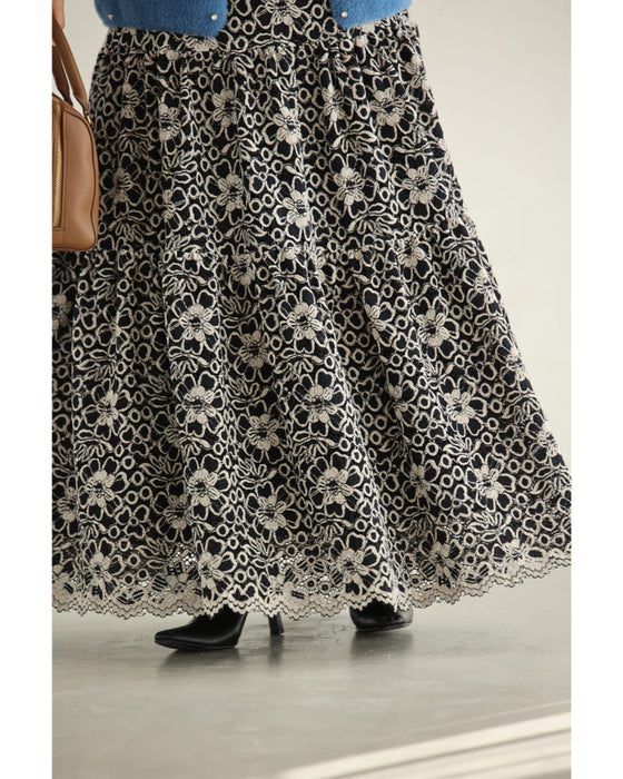 たっぷり広がる起毛花レースロングスカート