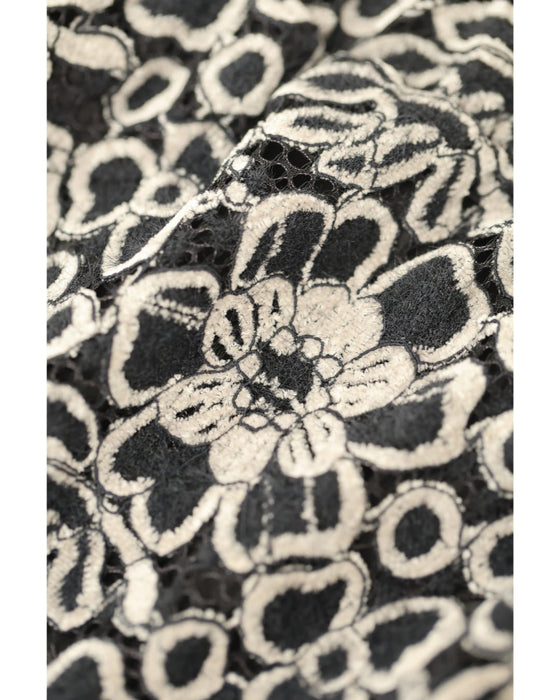 たっぷり広がる起毛花レースロングスカート