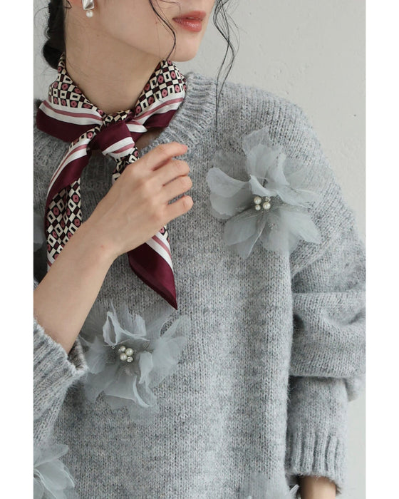 満開の花コサージュニットプルオーバートップス