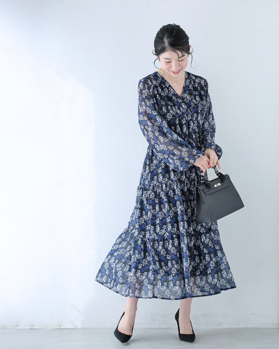 揺らめく花のシフォンワンピース