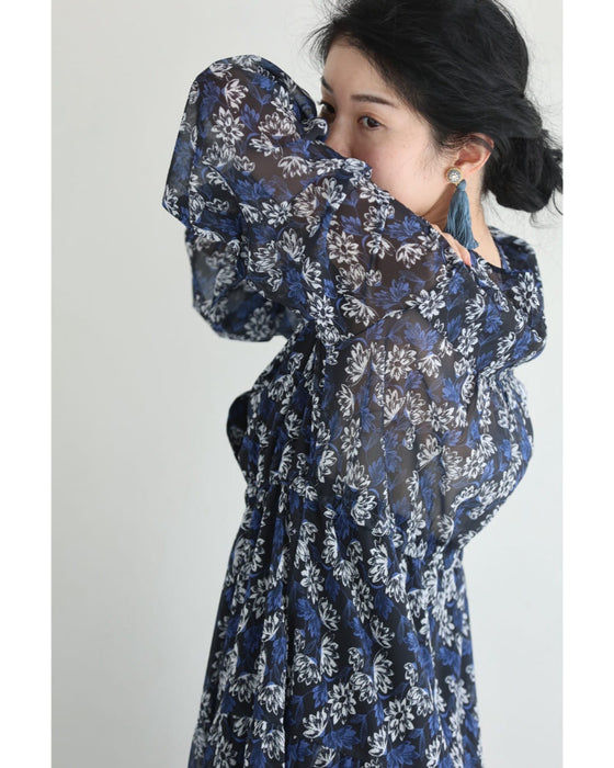 揺らめくように連なる花のシフォンミディアムワンピース