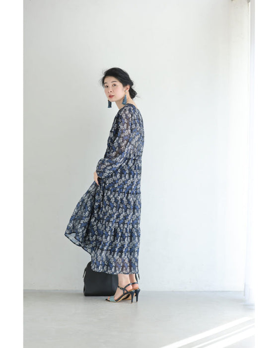 揺らめくように連なる花のシフォンミディアムワンピース