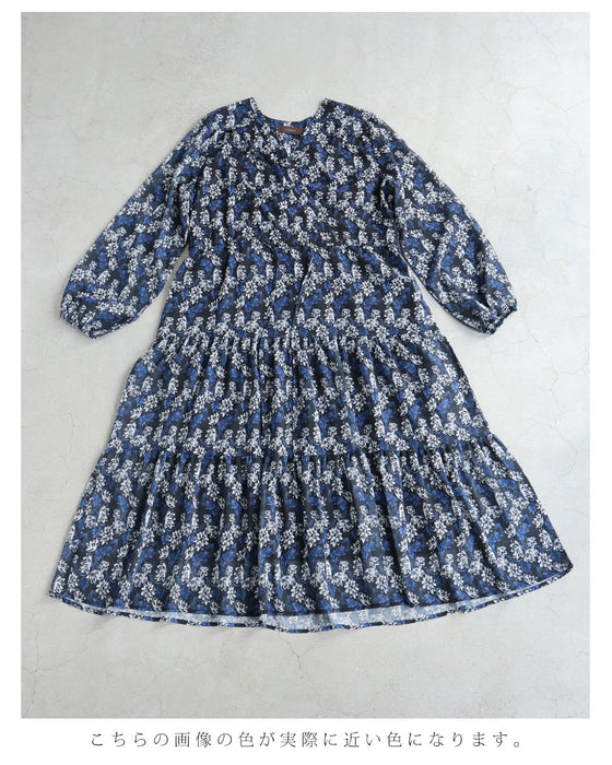 揺らめく花のシフォンワンピース