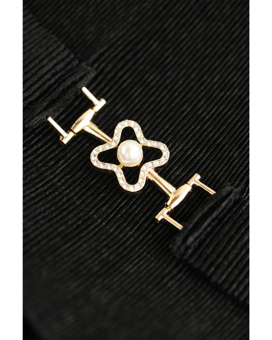 デコルテに広がる花のたっぷりレースロングワンピース