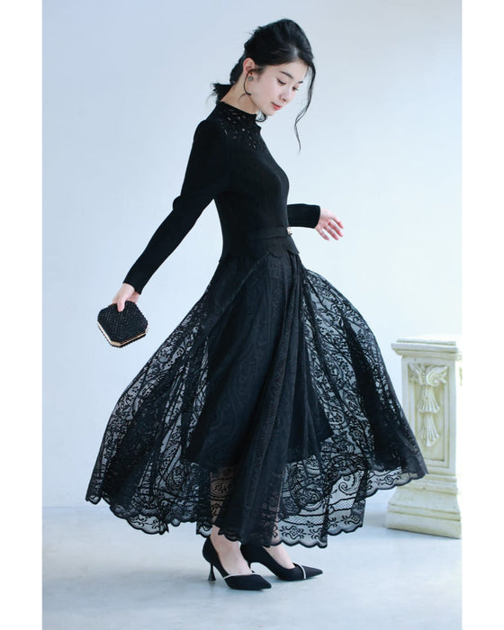 デコルテに広がる花のたっぷりレースロングワンピース