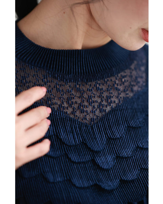 ナイトブルーベロアのミディアムプリーツワンピース（ベルト付き）