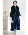 ナイトブルーベロアのミディアムプリーツワンピース（ベルト付き）