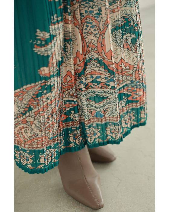 ふんわり変形タック袖の華やかなエスニック柄プリーツロングワンピース