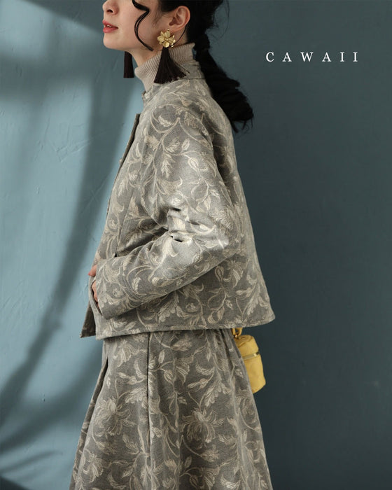 優美な曲線描く花柄ジャガードジャケット