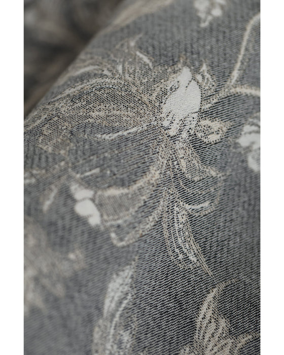 優美な曲線描く花柄ジャガードミディアムスカート