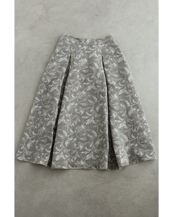 優美な曲線描く花柄ジャガードミディアムスカート