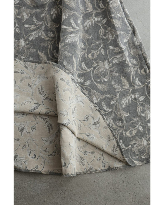 優美な曲線描く花柄ジャガードミディアムスカート