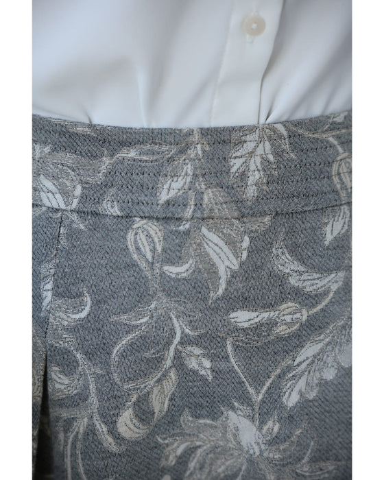 優美な曲線描く花柄ジャガードミディアムスカート