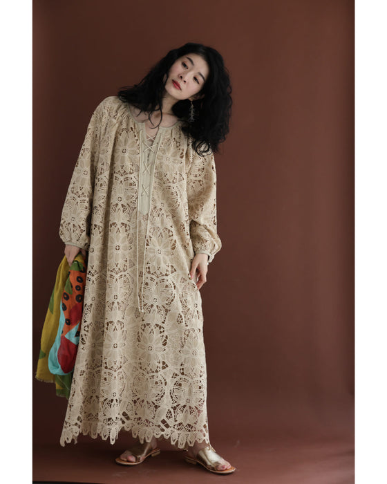 満開の美しさが広がる切り絵レースロングワンピース