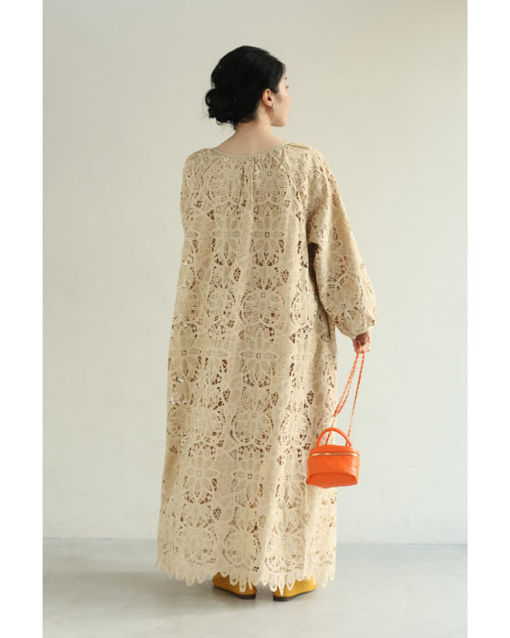 満開の美しさが広がる切り絵レースロングワンピース