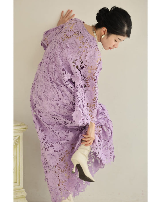 一面に美しさ広がる立体花レースロングワンピース（インナー付き）