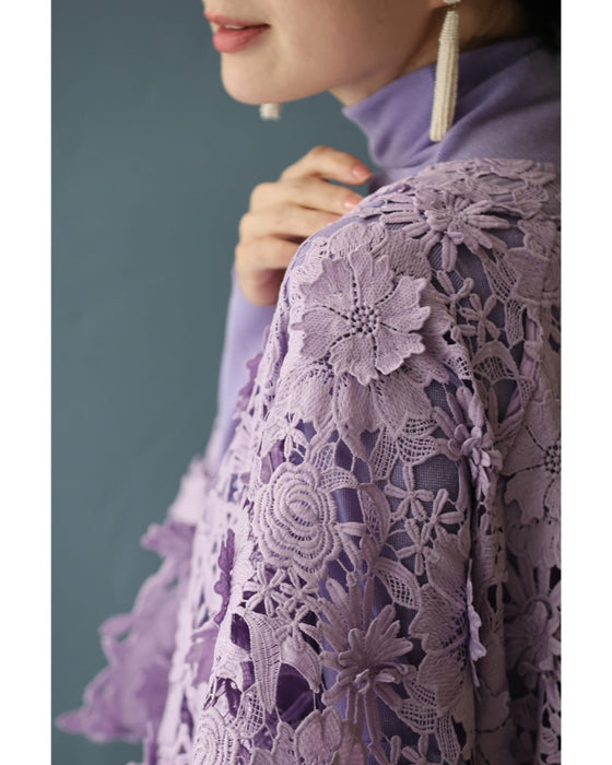 一面に美しさ広がる立体花レースロングワンピース（インナー付き）