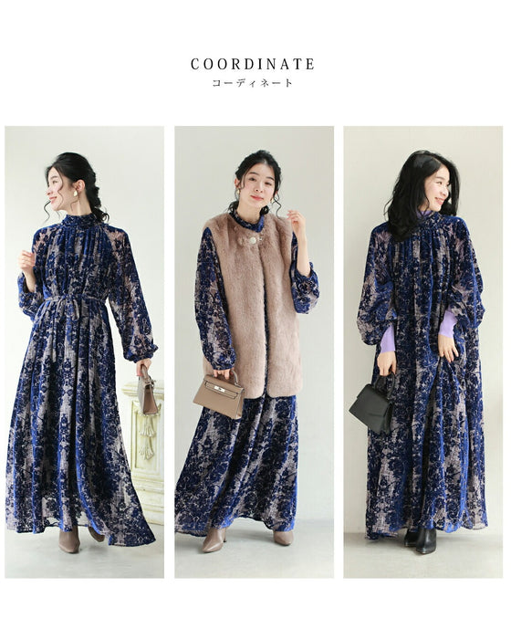 エレガントなフロッキー加工の柄浮かぶネックタイロングワンピース(ベルト付き)