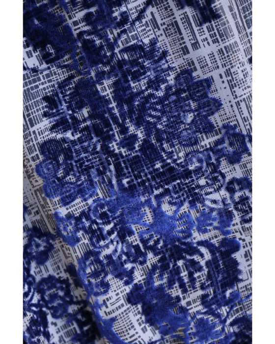 エレガントなフロッキー加工の柄浮かぶネックタイロングワンピース(ベルト付き)