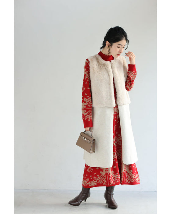 気分高まるオーナメント柄ニットミディアムワンピース