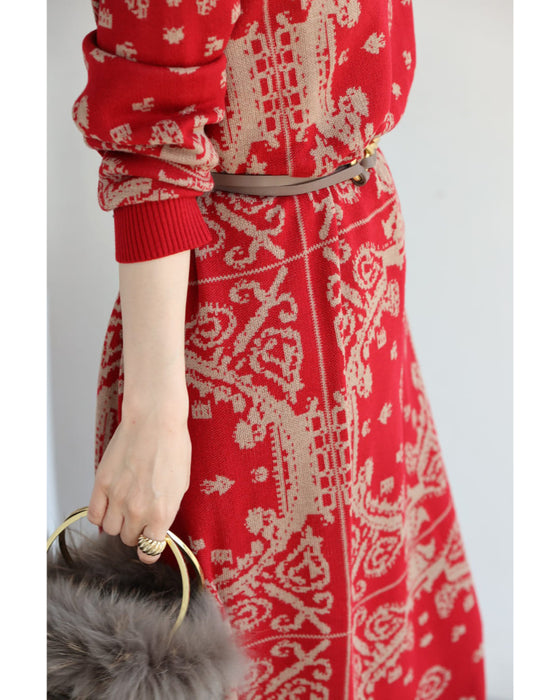 気分高まるオーナメント柄ニットミディアムワンピース